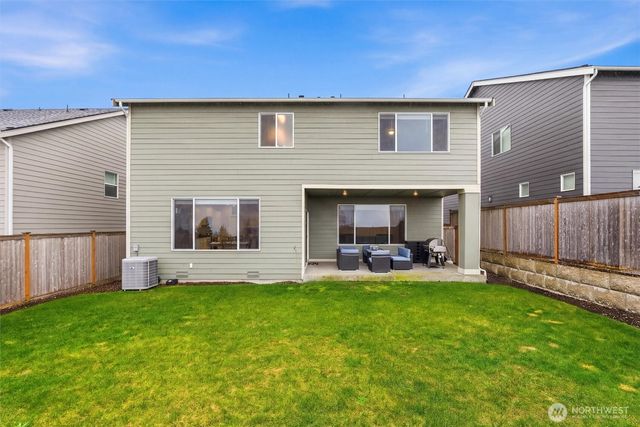 1323 Baker Heights Loop, Bremerton, WA 98312