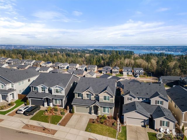 1323 Baker Heights Loop, Bremerton, WA 98312