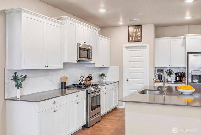 1323 Baker Heights Loop, Bremerton, WA 98312