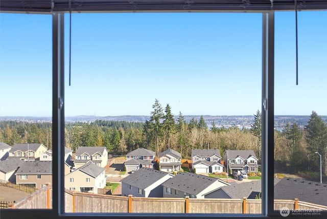 1323 Baker Heights Loop, Bremerton, WA 98312