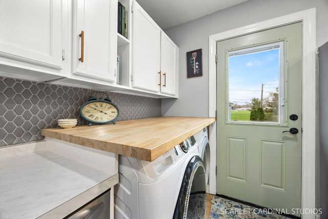 801 Sunset Circle, Streamwood, IL 60107