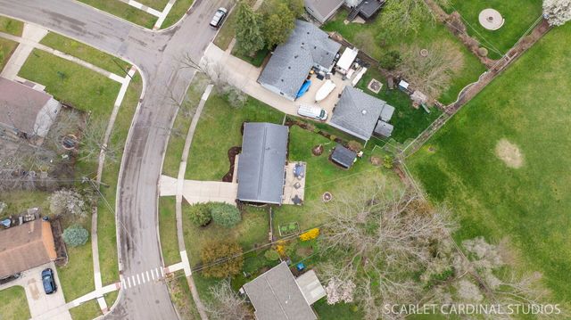 801 Sunset Circle, Streamwood, IL 60107