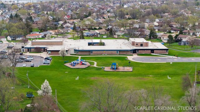 801 Sunset Circle, Streamwood, IL 60107