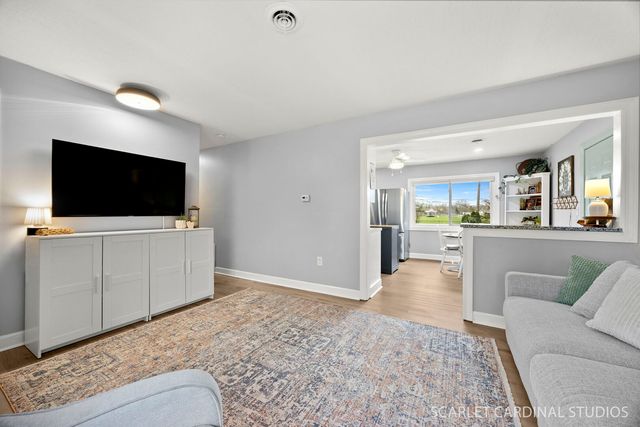 801 Sunset Circle, Streamwood, IL 60107