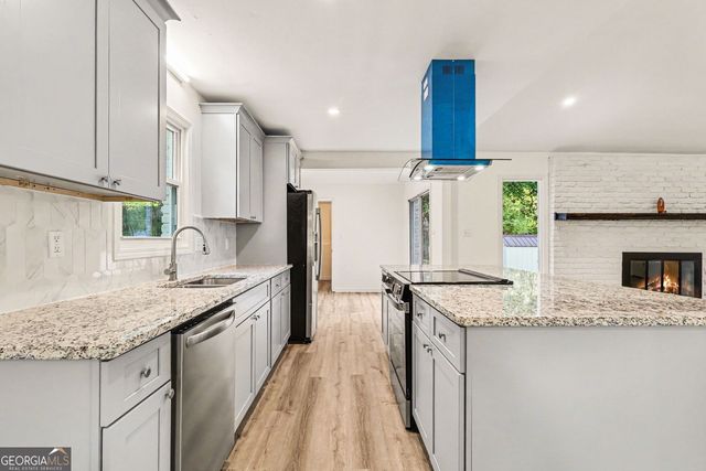 6340 Tahoe Drive, Atlanta, GA 30349