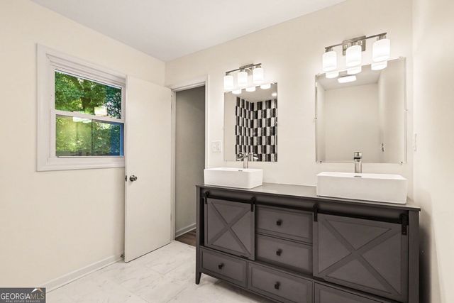 6340 Tahoe Drive, Atlanta, GA 30349