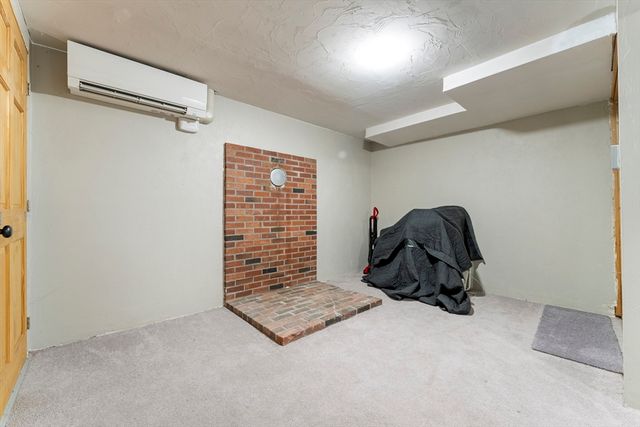 11 Scenic Ave, Webster, MA 01570