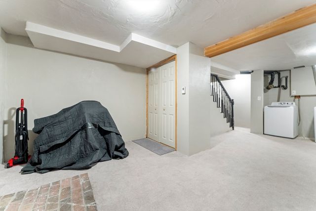 11 Scenic Ave, Webster, MA 01570