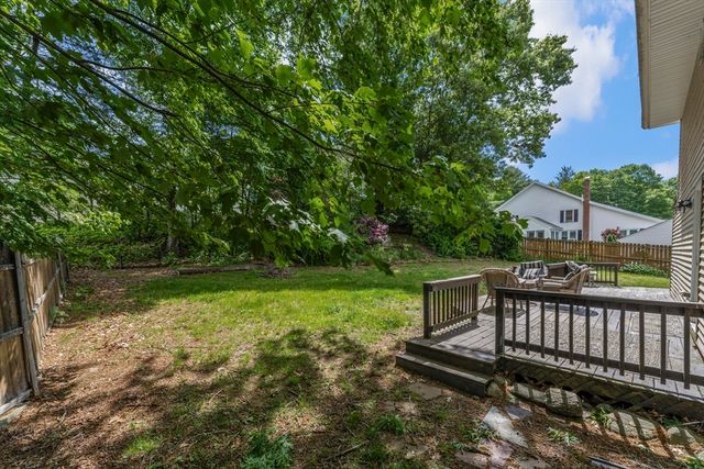 11 Scenic Ave, Webster, MA 01570