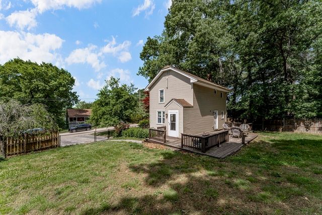 11 Scenic Ave, Webster, MA 01570