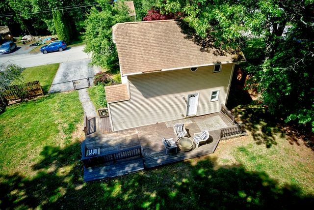 11 Scenic Ave, Webster, MA 01570
