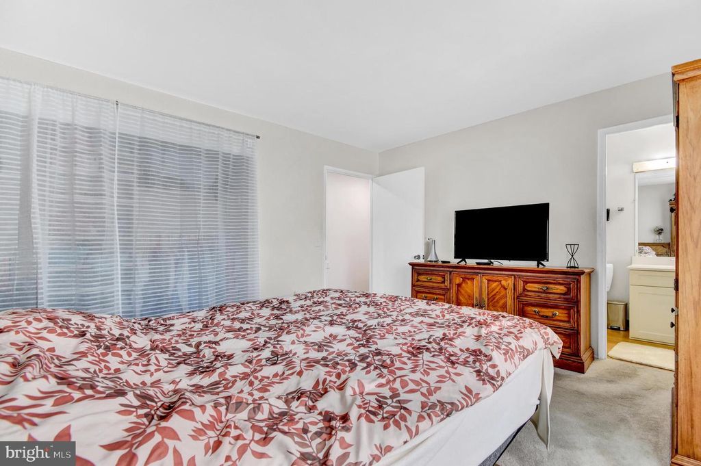 Image 18 of property listing at 15200 HYDE PARK DR #36-A, Silver Spring, MD 20906