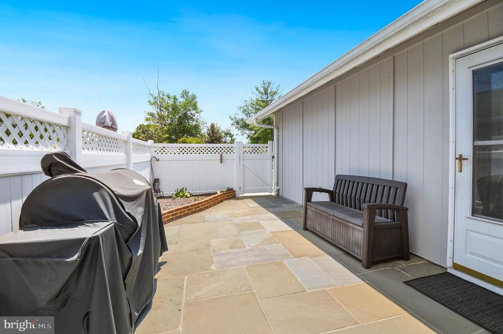 Image 21 of property listing at 15200 HYDE PARK DR #36-A, Silver Spring, MD 20906
