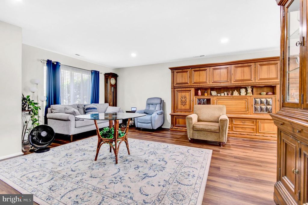 Image 3 of property listing at 15200 HYDE PARK DR #36-A, Silver Spring, MD 20906