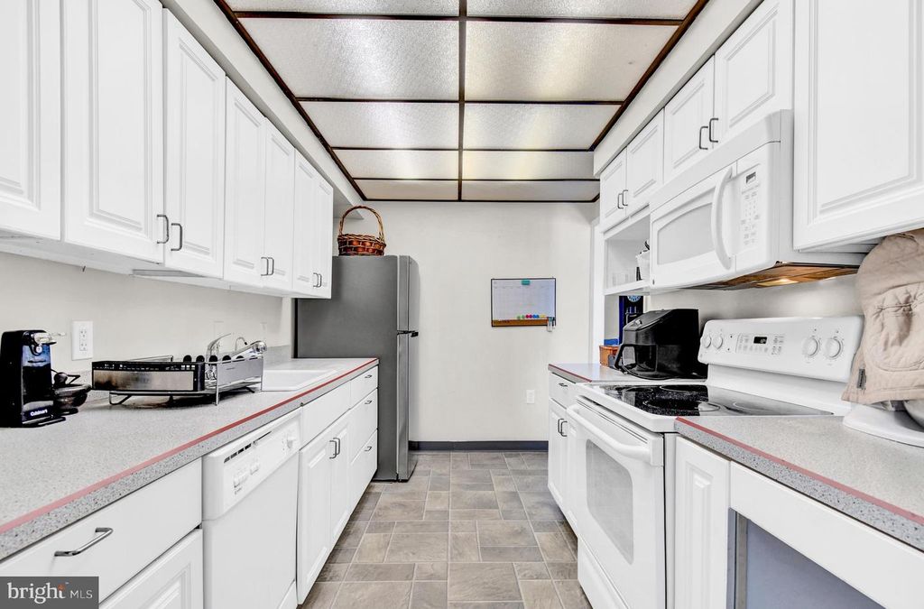 Image 7 of property listing at 15200 HYDE PARK DR #36-A, Silver Spring, MD 20906