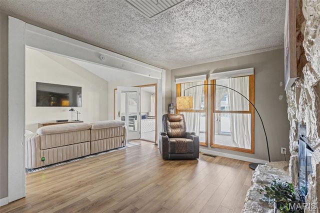 75 Schooner Lane 5, Lake St Louis, MO 63367