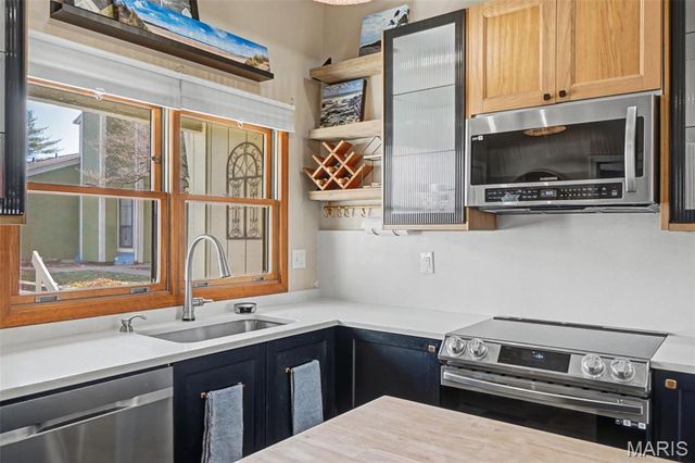 75 Schooner Lane 5, Lake St Louis, MO 63367