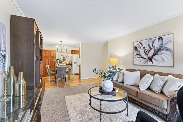 205 Barry Avenue S 306, Wayzata, MN 55391
