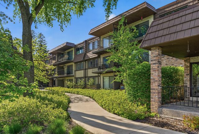 205 Barry Avenue S 306, Wayzata, MN 55391