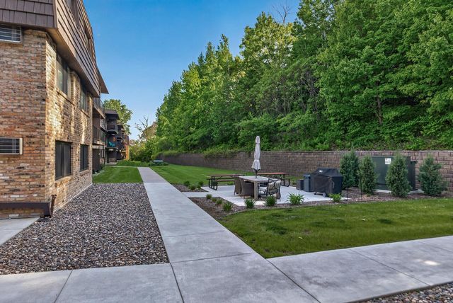 205 Barry Avenue S 306, Wayzata, MN 55391