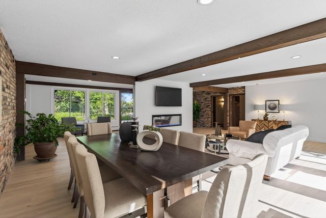 205 Barry Avenue S 306, Wayzata, MN 55391