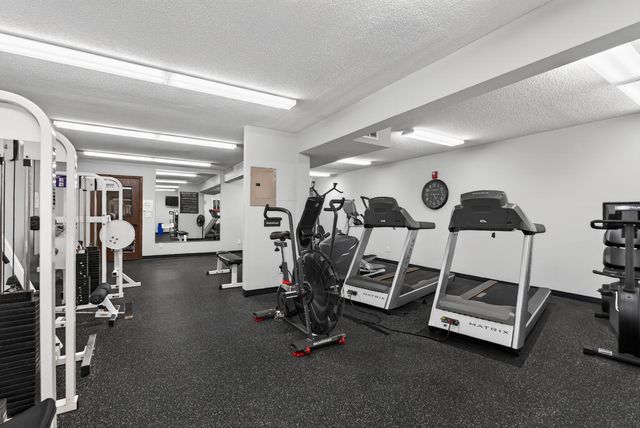 205 Barry Avenue S 306, Wayzata, MN 55391