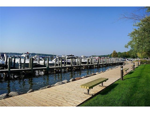 205 Barry Avenue S 306, Wayzata, MN 55391