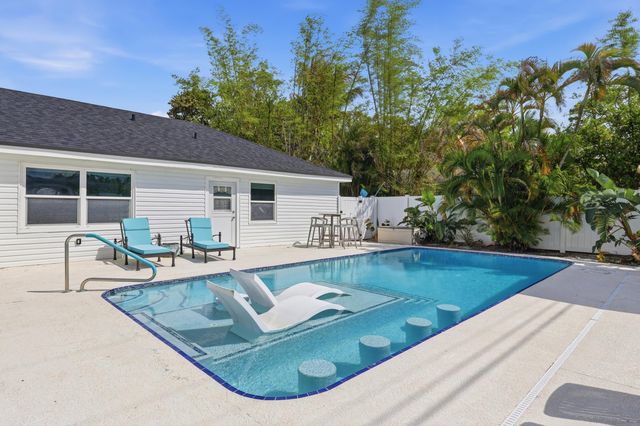 1516 Seabrook Road, Jupiter, FL 33469