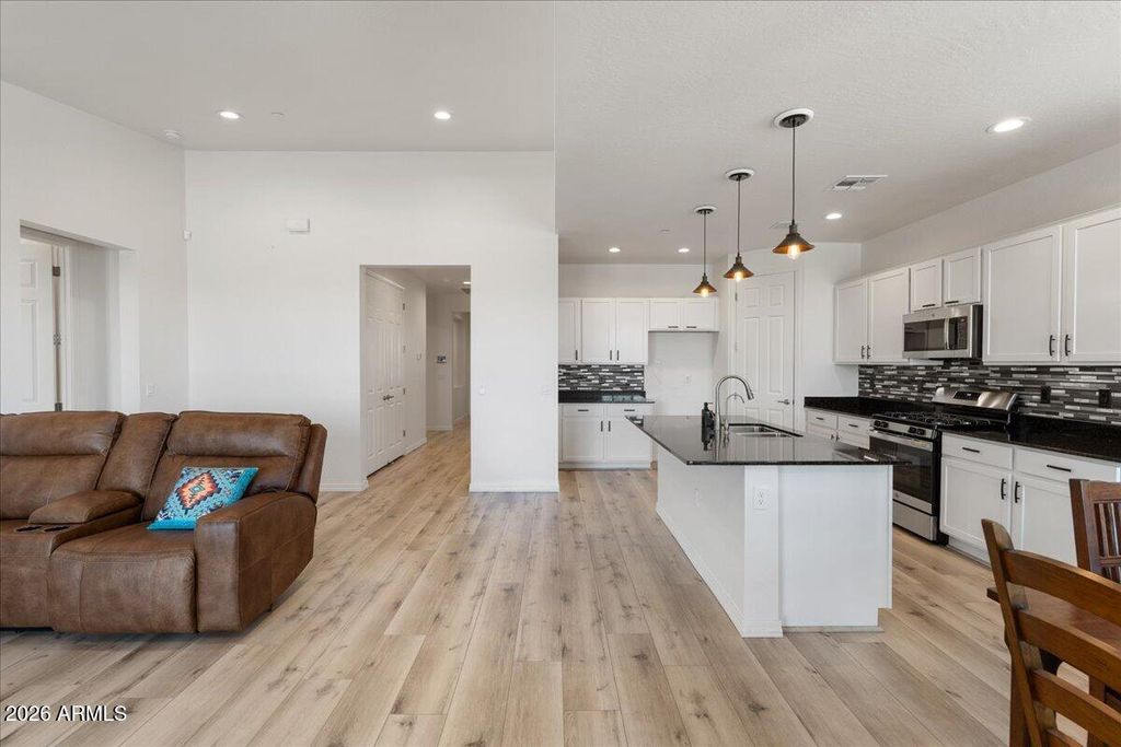 Image 14 of property listing at 559 CROSSBAR Lane, Cottonwood, AZ 86326