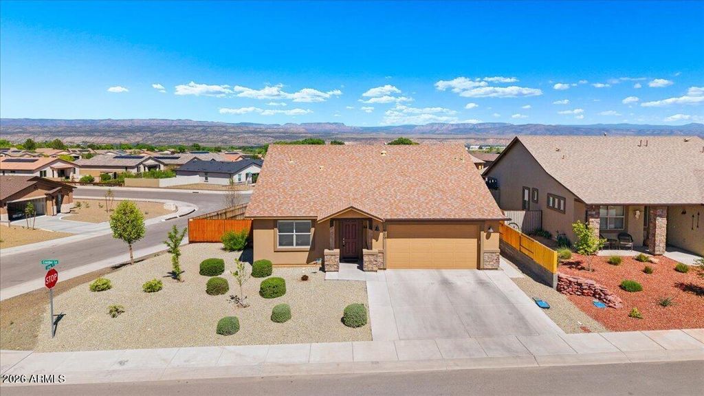 Image 2 of property listing at 559 CROSSBAR Lane, Cottonwood, AZ 86326