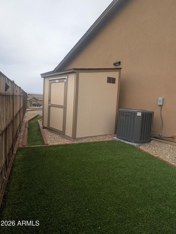 Image 7 of property listing at 559 CROSSBAR Lane, Cottonwood, AZ 86326