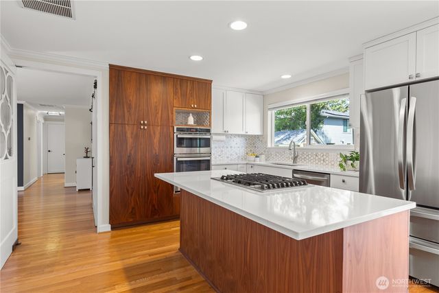 2012 168th Avenue, Bellevue, WA 98008