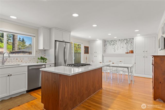 2012 168th Avenue, Bellevue, WA 98008