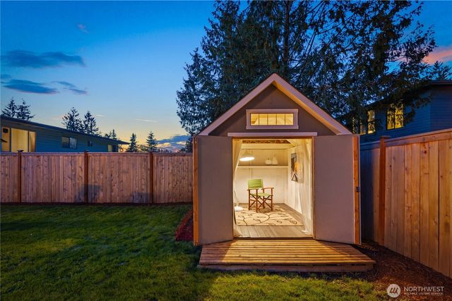 2012 168th Avenue, Bellevue, WA 98008