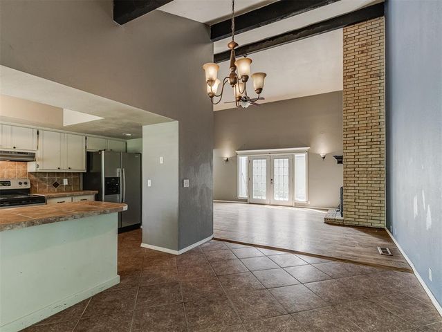 2401 Appleway Street, Edmond, OK 73013