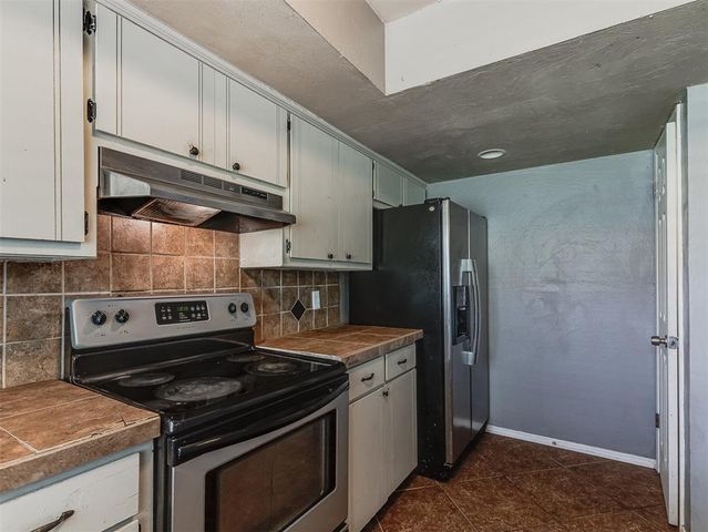2401 Appleway Street, Edmond, OK 73013