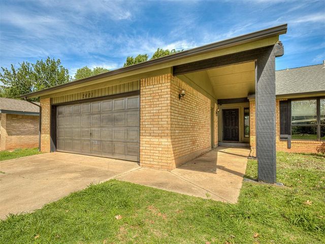 2401 Appleway Street, Edmond, OK 73013