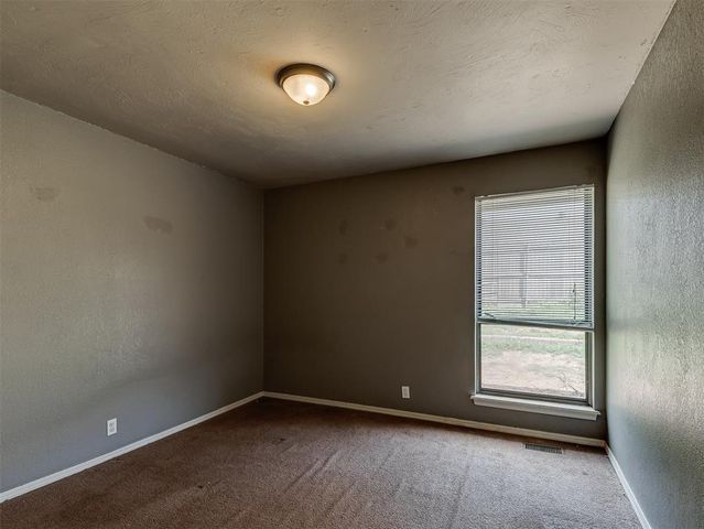 2401 Appleway Street, Edmond, OK 73013