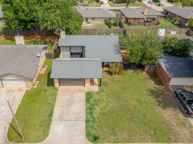 2401 Appleway Street, Edmond, OK 73013