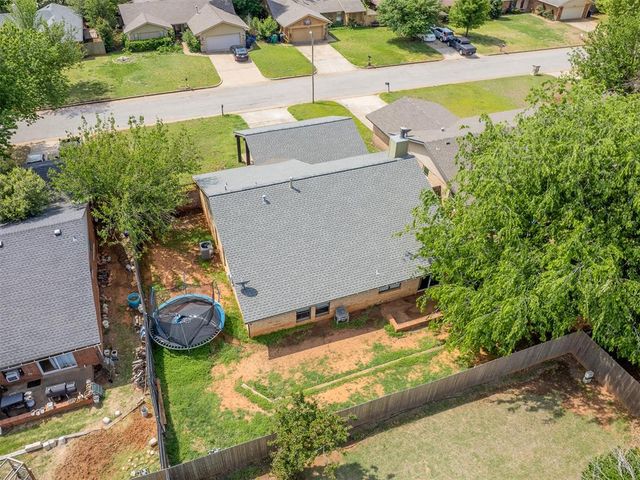 2401 Appleway Street, Edmond, OK 73013