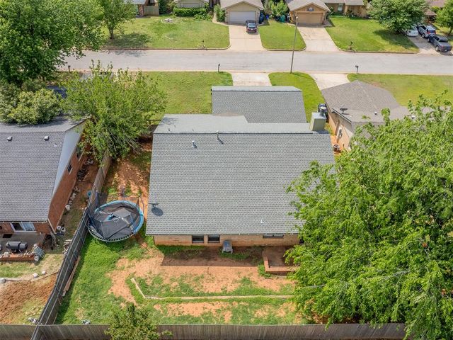 2401 Appleway Street, Edmond, OK 73013