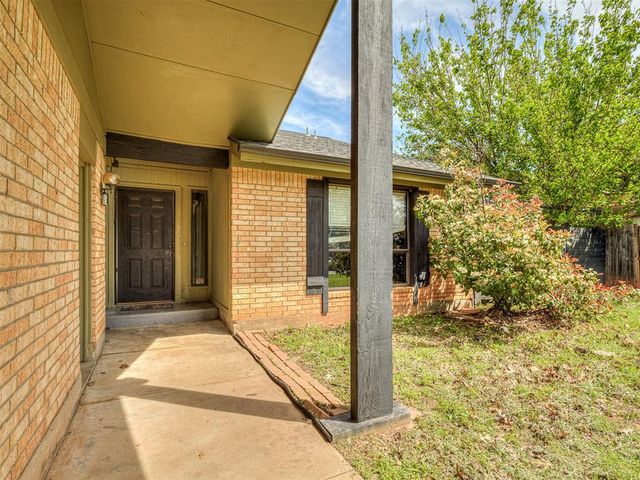 2401 Appleway Street, Edmond, OK 73013