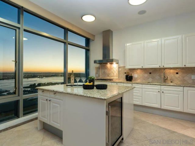165 6th Ave 2803, San Diego, CA 92101
