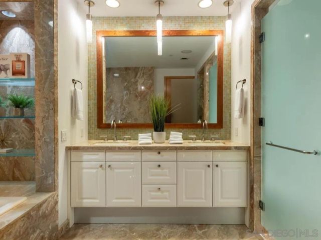 165 6th Ave 2803, San Diego, CA 92101