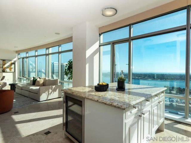165 6th Ave 2803, San Diego, CA 92101