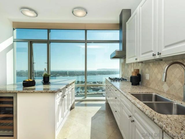 165 6th Ave 2803, San Diego, CA 92101