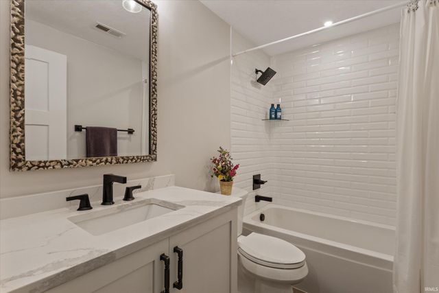 26620 Boulder Crest Court, South Bend, IN 46628