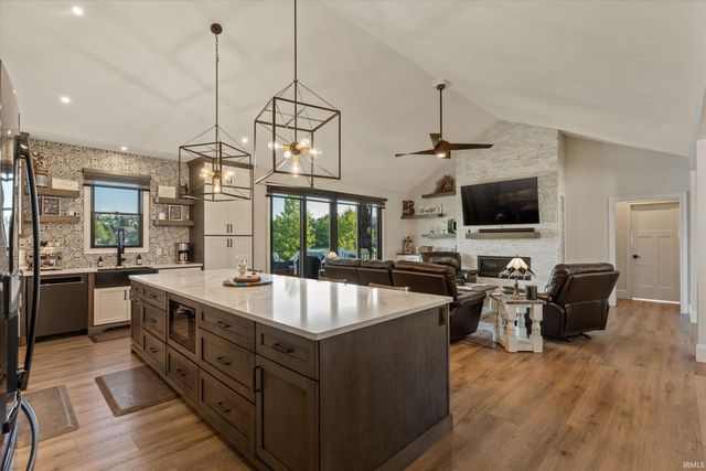 26620 Boulder Crest Court, South Bend, IN 46628