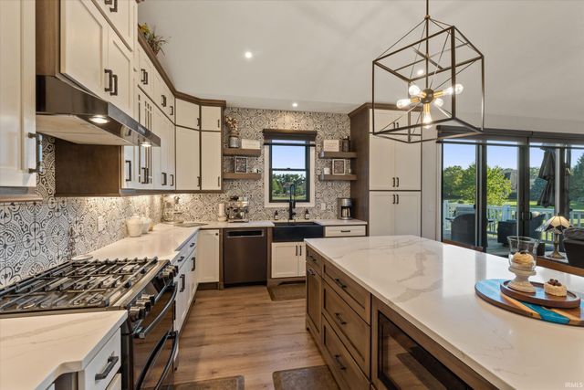 26620 Boulder Crest Court, South Bend, IN 46628