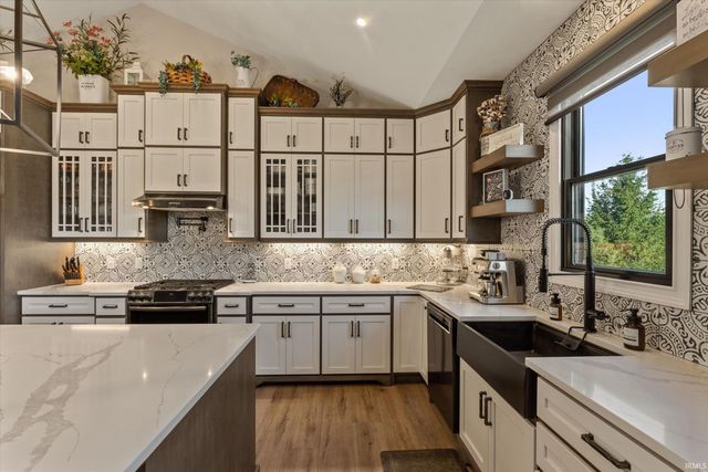 26620 Boulder Crest Court, South Bend, IN 46628